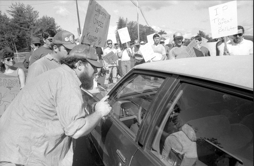 Picketers from UPIU Local 14 during the Androscoggin Mill strike